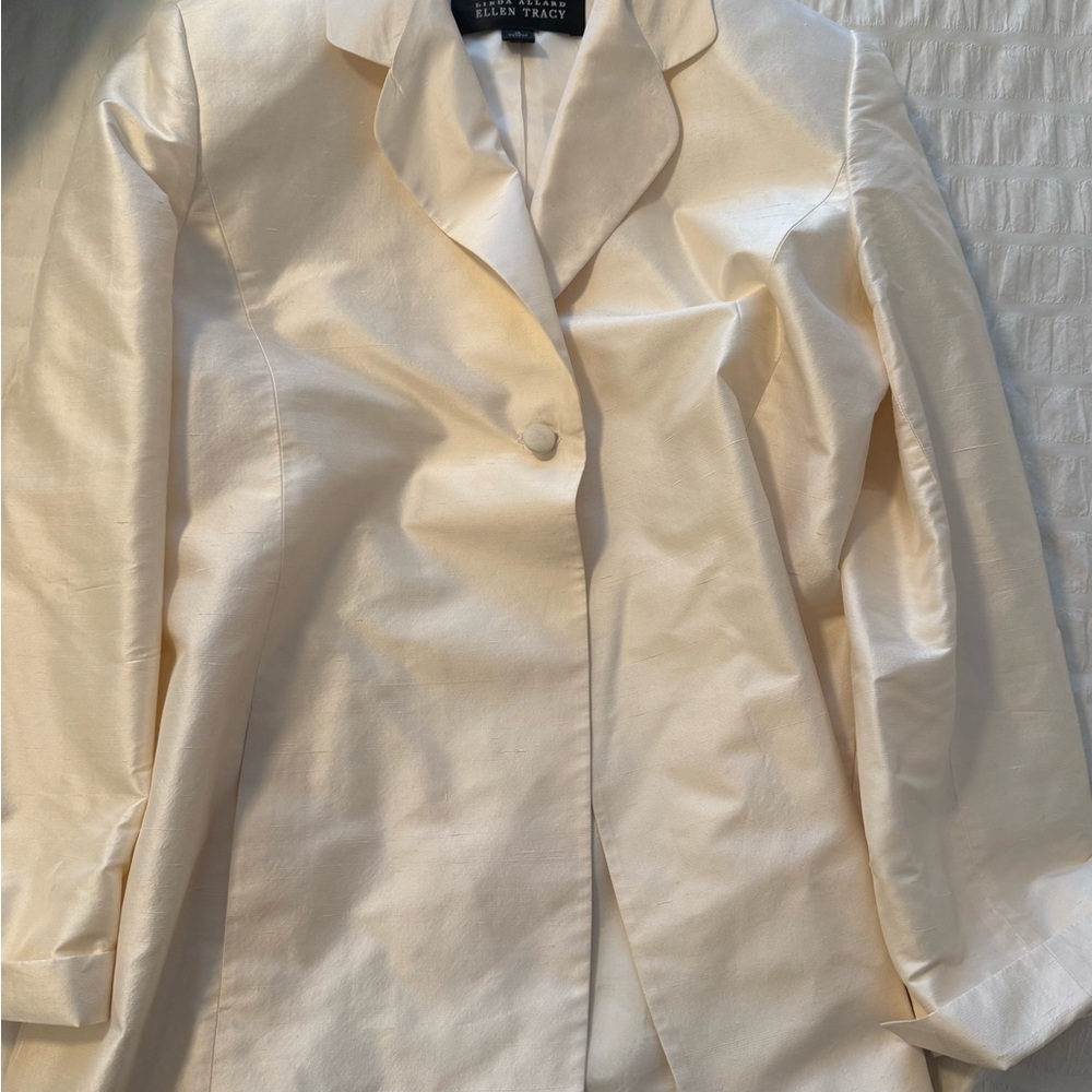 Ellen Tracy Ivory Blazer 100 percent silk